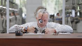 IWC Watchmaker assembles the Big Pilot's Watch 43 (Ref. IW329303)