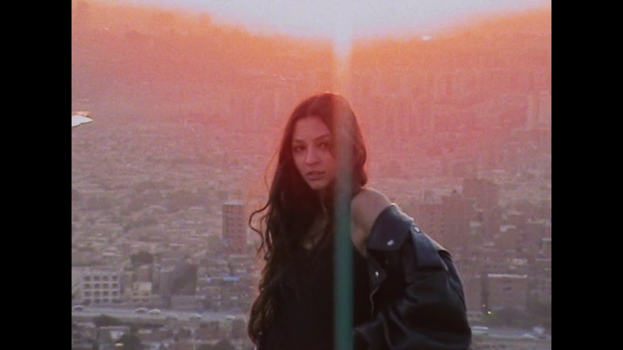 Milodrama - Falling 4 U (feat. Yxngxr1) [Lyrics] - YouTube