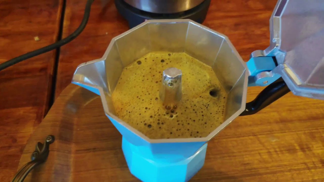 Hot sweet milk coffee khmer ,Moka pot