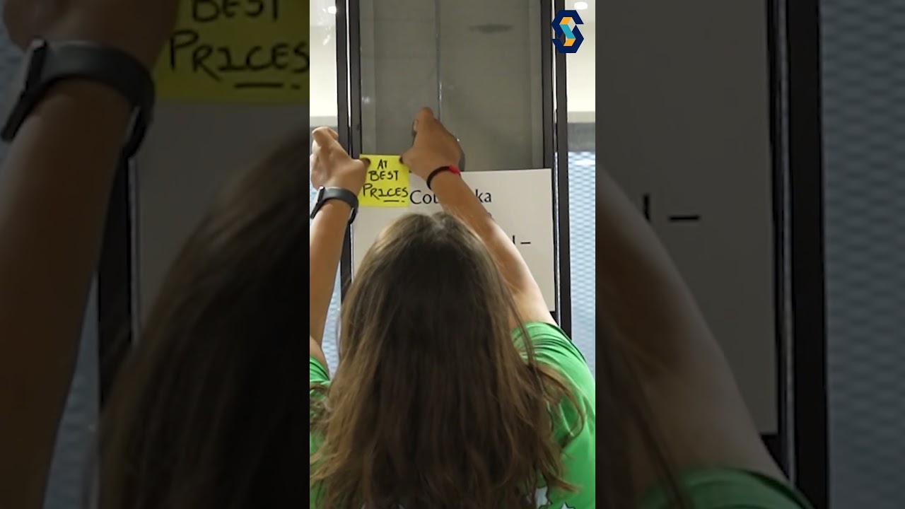 At Shiv International experience the ultimate shipping service. 