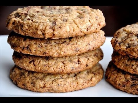 فيديو: وصفة بسيطة لحلويات الشوفان أو الكعك