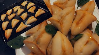 How to make a soft spinach pasties  طريقة تحضير فطائر السبانخ الطرية مع الخلطة السحرية للحشوة screenshot 1