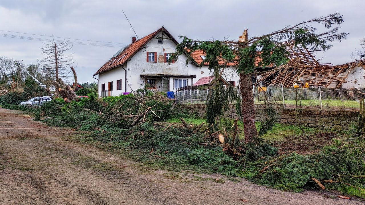 Tornádo ve Stebně na Podbořansku