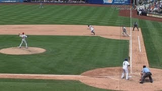 PHI@NYM: Hamels picks off two in his start