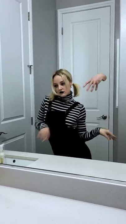 A little handsy at the end there😝 #wednesdayaddams #dance #results #happykelli #vfx