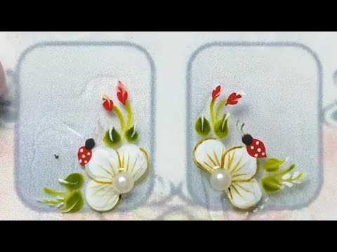 Nail stickers: easy flower with ladybug