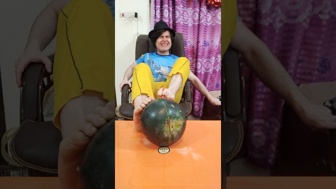 Foot 🦶🦶cutting watermelon 🍉🍉 challenge tag anyone who can do this challenge