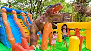 Main di Istana Balon Dinosaurus Trex dan Labirin Rumah Kaca - Jungleland Theme Park