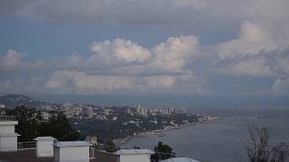 Вечер в Сочи. Панорамный вид на морской порт, центр, Бочаров ручей. (4K)