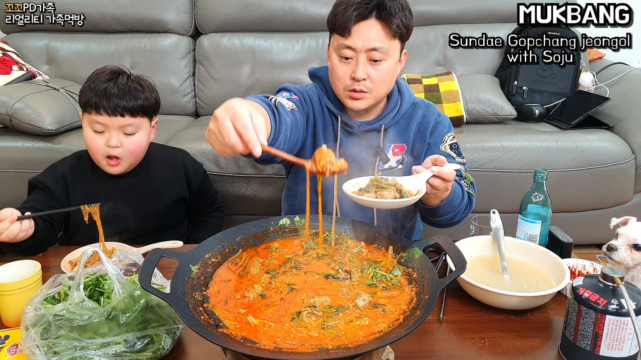 추운날엔 전골이지!순대곱창전골에 소주한잔! 마무리 볶음밥까지 혼술먹방ㅣSundae Gopchang jeongol&SojuㅣMUKBANGㅣEATING SHOW