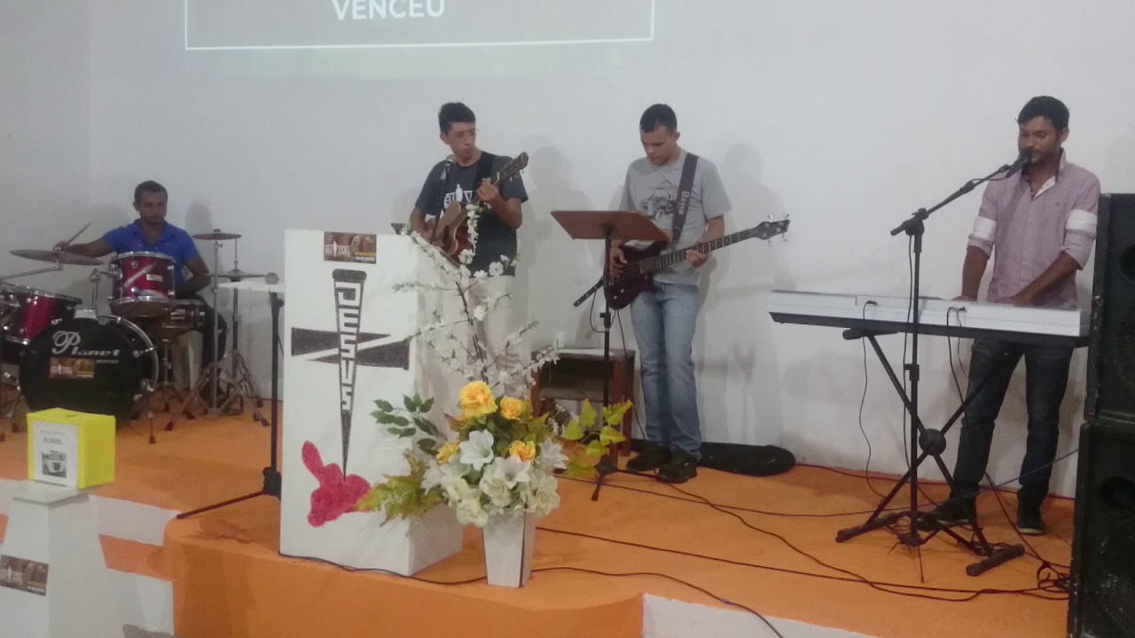 Jovens louvando a Deus, igreja Batista em Pecém 2019