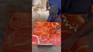 Он Делает Креативные Столы С Помощью Простых Вещей