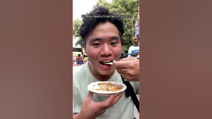 Trying Indian Street Food in Delhi