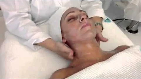 Lydia Sarfati Demos Proper Massage