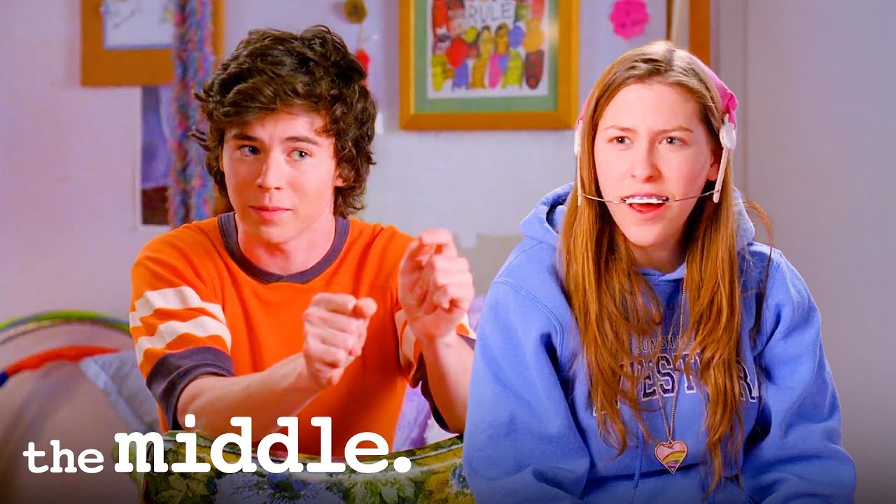 Axl Gives Sue Relationship Advice | The Middle - YouTube