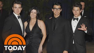 Jonas Brothers’ mom shares secrets to raising four boys