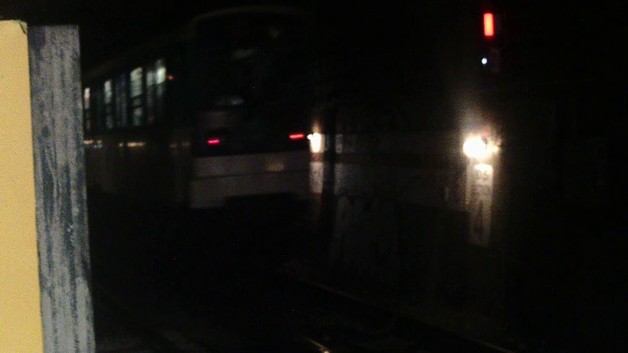 départ de metro [METRO STATION RUE SAINT MAUR, MF67, LIGNE 3] YouTube