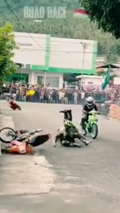 Bebek 2 Tak #balapmotor #roadrace #crash #roadraceindonesia #2tak #2stroke #f1zr
