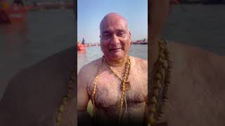 वैद्याचार्य तन्मय गोस्वामी कुम्भ में दिव्य स्नान: अद्भुत अनुभव