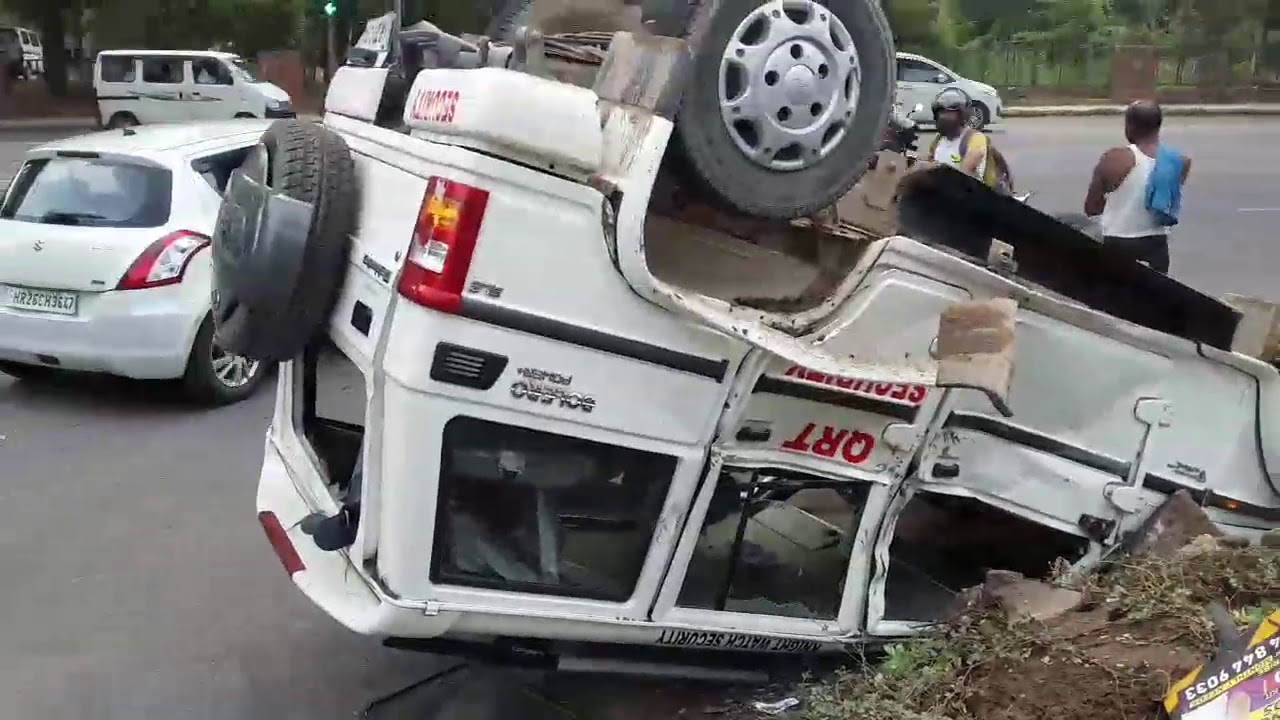 Car accident Palat Gaya gadi security ki gadi YouTube