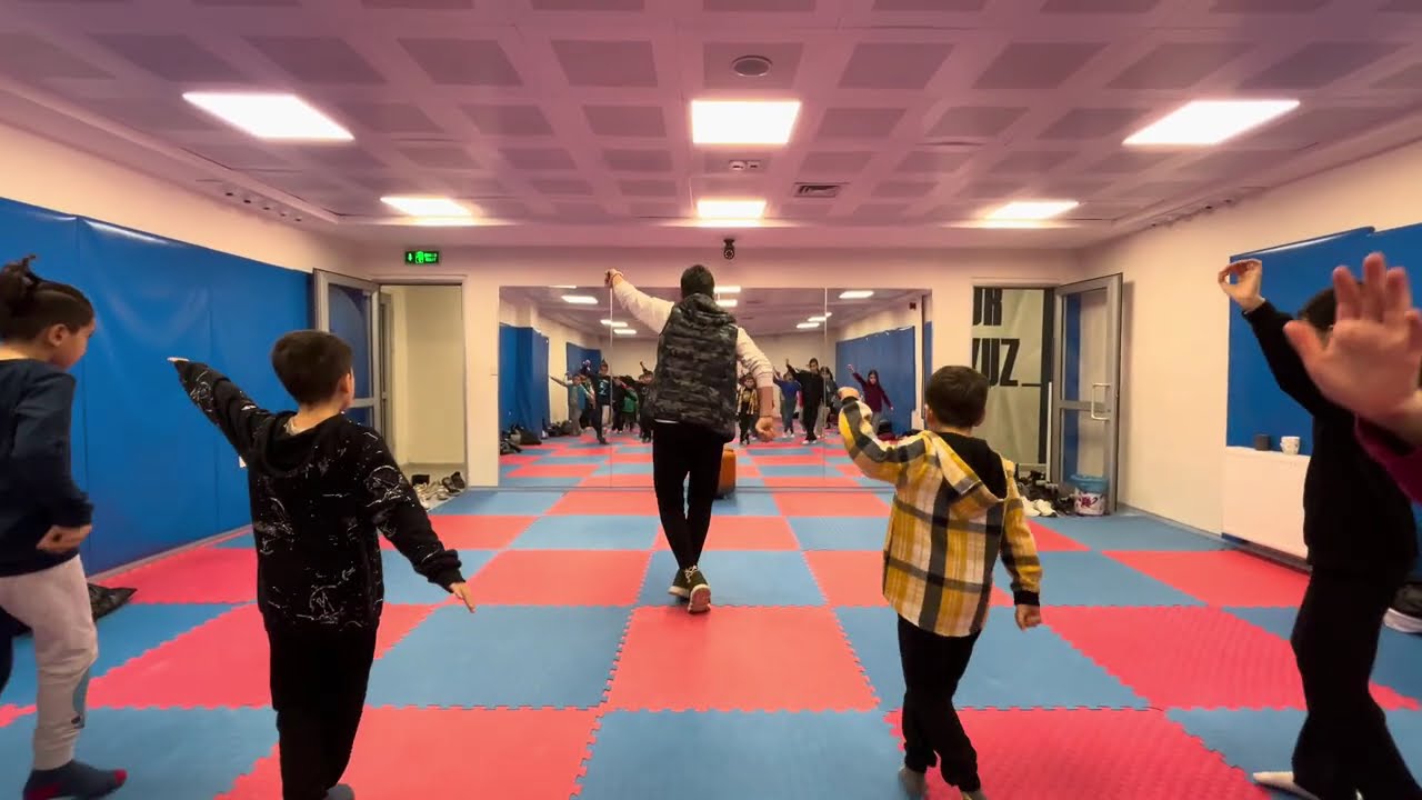 Kostak Alı zeybeği öğrencilerimizle çalışma 23 Nisan zeybek gösteri