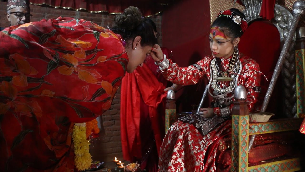 पूर्वयुवराज्ञी हिमानीले गरिन् ललितपुरका विभिन्न मन्दिरको दर्शन | Himani Shah | Deshsanchar