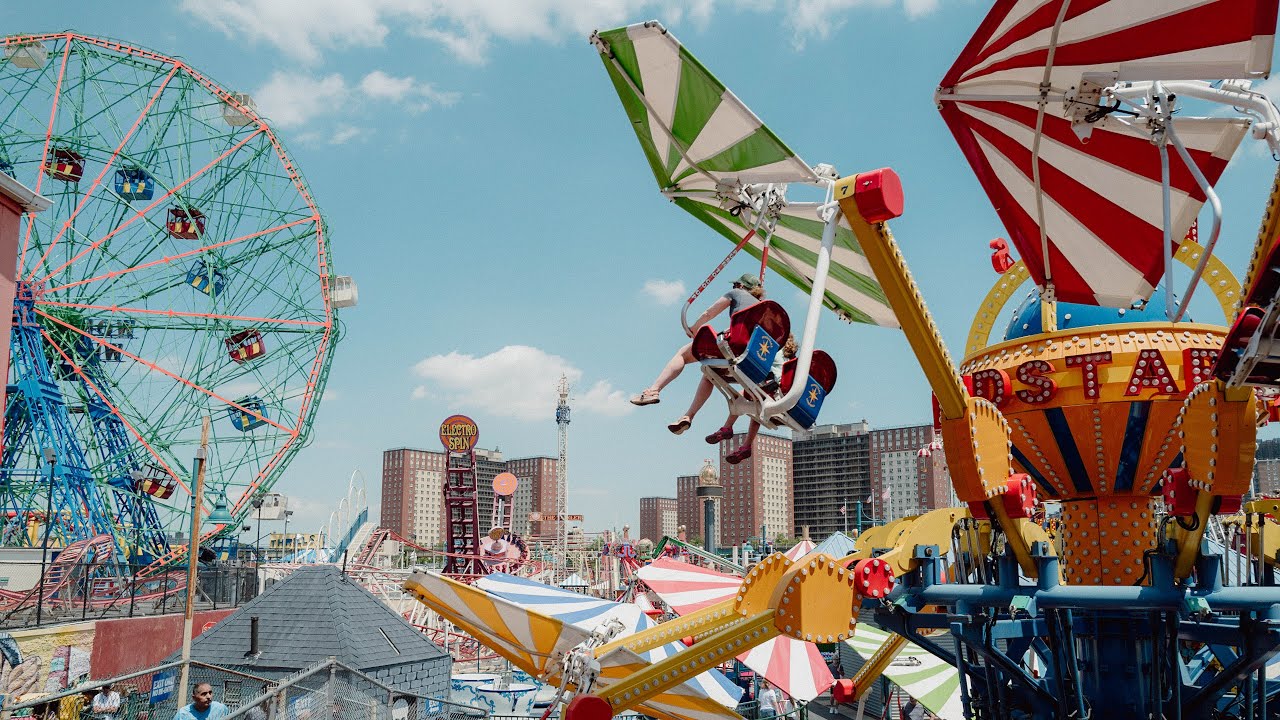 Coney Island Street Photography on the 4th of July - Leica Q2