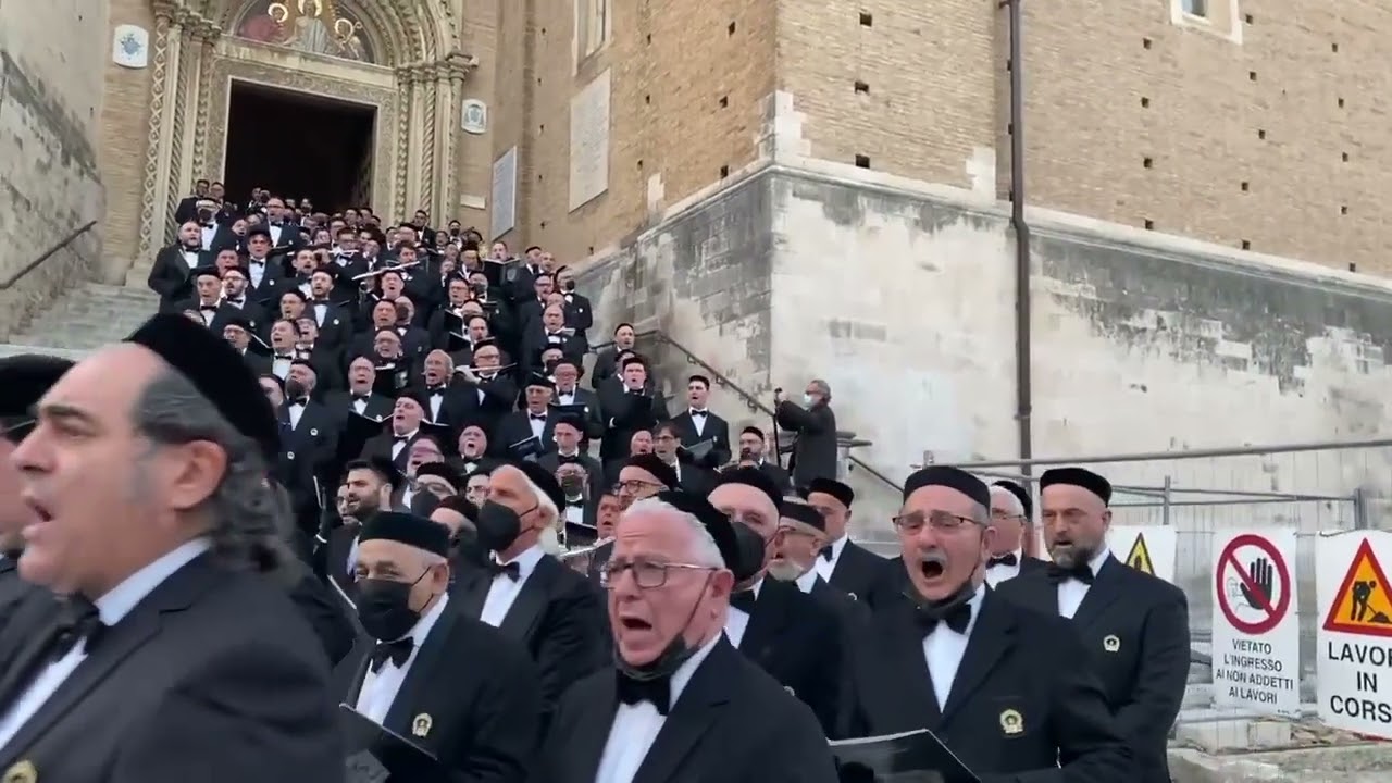 Chieti - Venerdì Santo. La processione. Il Miserere (15.04.22)
