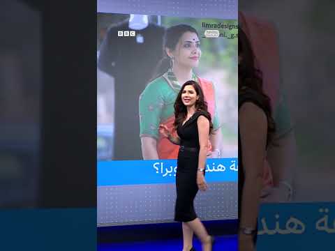 موظفة هندية تنقذ أفعى كوبرا ملكية