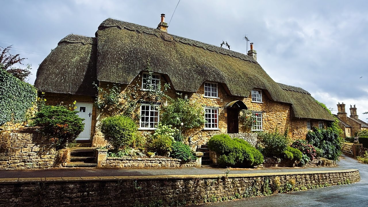 Exploring Ebrington: A Rainy Day Walk Through Cotswold’s Historic Honey-Stone Cottages