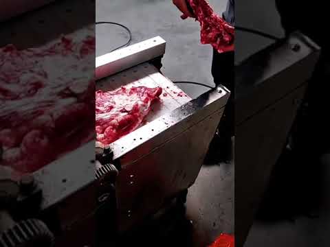 شاهد ماكينة تقطيع اللحوم