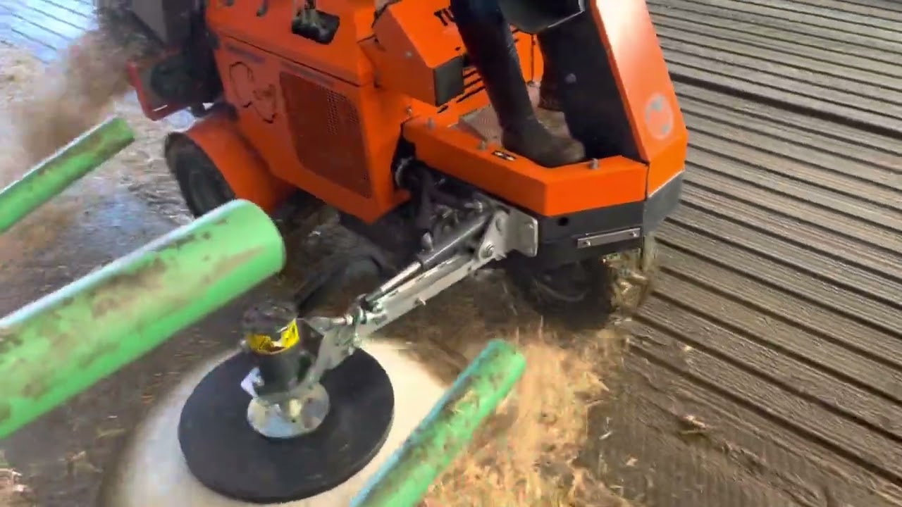 Nettoyeur de logette TUCHEL FarmXpert