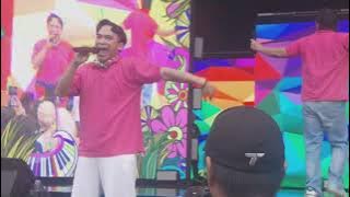 PENAMPILAN MEMUKAU ANWAR BAB SAMPE NAEK PAGER NYANYIKAN LAGU CEK KHODAM DI SENAYAN PARK