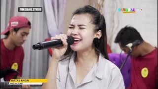 Diatas angin - Anie anjanie RUNDJANIE STUDIO