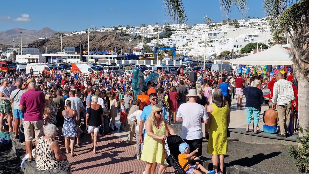 TODAY OFF TO OLD TOWN 3 KINGS CELEBRATION Avenida Puerto Del Carmen today-off-to-old-town-3-kings-celebration-avenida-puerto-del-carmen