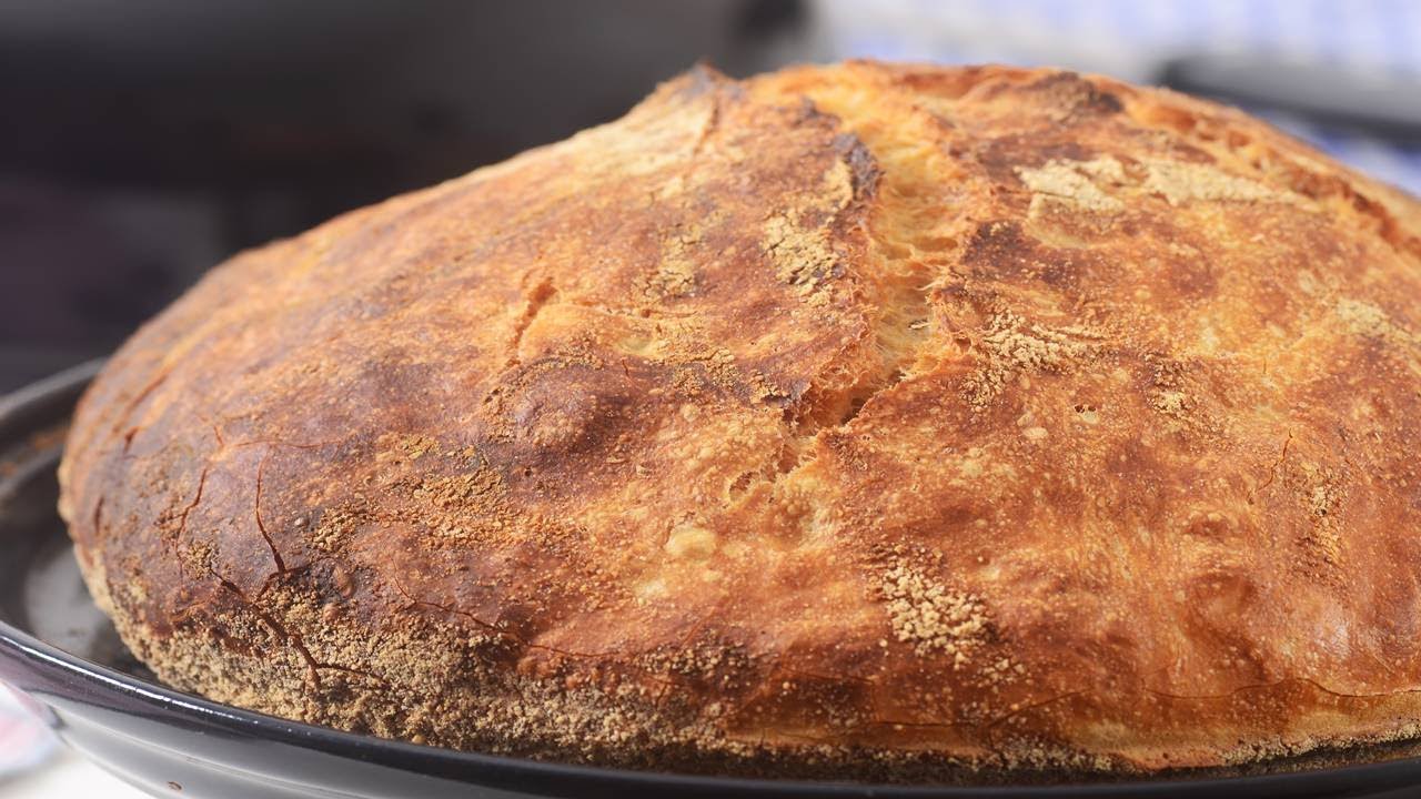 No knead dutch oven bread – Cooking With Emily