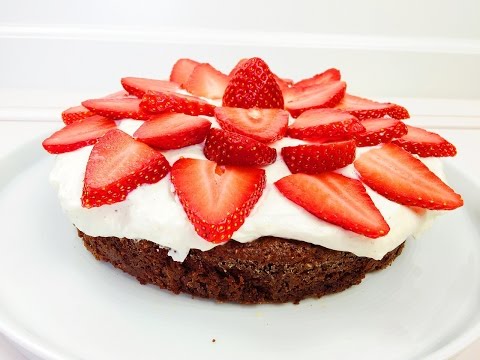 Saftige Brownie Torte mit Erdbeeren / Brownie Challenge zum Filmstart THE BOSS