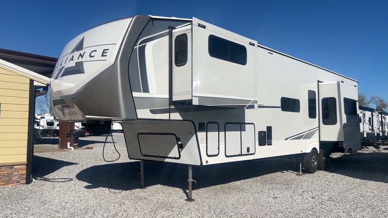 2025 38DBL Avenue by Alliance RV