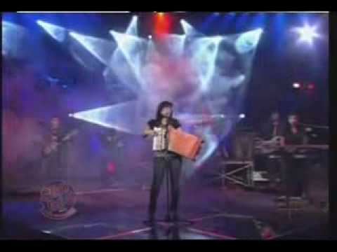 Julieta Venegas Me Voy - Adal Ramones