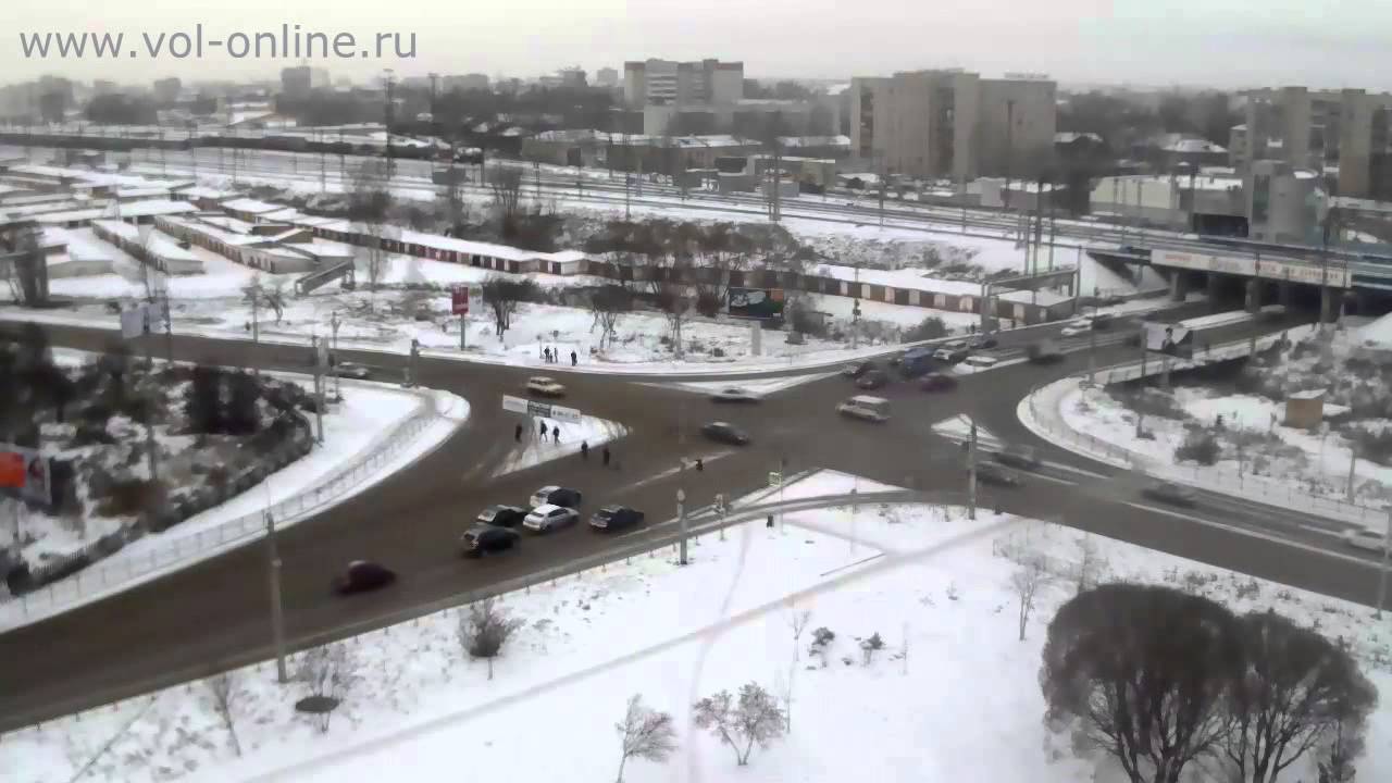 Перекресток можайск. Вологда круговое движение Конева зима. Конева Вологда зимой. Вологда перекрёсток Конева Воркутинская 2022. Кольцо на Конева Вологда зима.