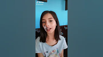 الطفلة حلا شطورة وحكيا قليل 