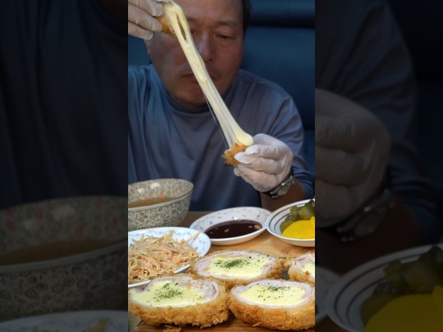 쭉쭉 늘어나는 치즈돈까스! #먹방 #shorts #요리