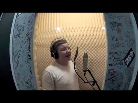 Παρακολούθηση Jake The Snake - A Day In The Studio στο YouTube Παρακολούθηση Jake The Snake - A Day In The Studio στο YouTube