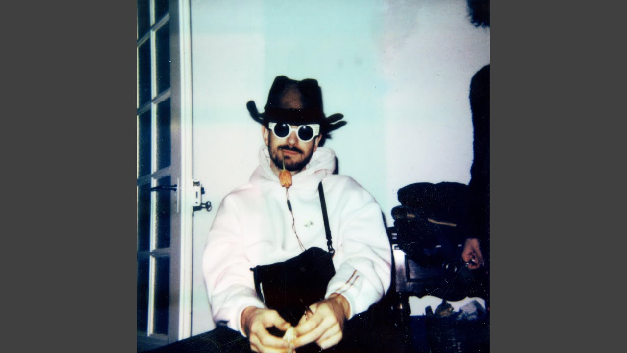 在 YouTube 上觀看「Eeeew」 在 YouTube 上觀看「Eeeew」