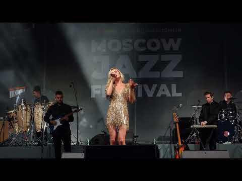 Полина Гагарина - 04 Вода (Moscow Jazz Fest - Сад "Эрмитаж" 23.06.2023)