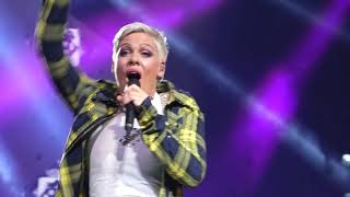 3\/19 P!nk - Funhouse\/Just A Girl Mash-Up @ John Paul Jones Arena, Charlottesville, VA 4\/19\/18