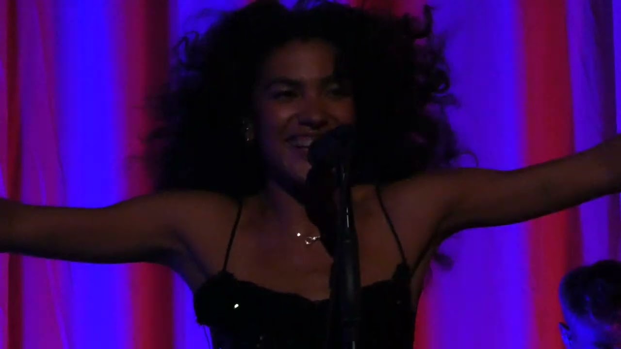 Olivia Dean - "Man I Need" (unreleased) (Live in Brooklyn)