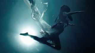 Video thumbnail of "Tori Amos - Liquid Diamonds"