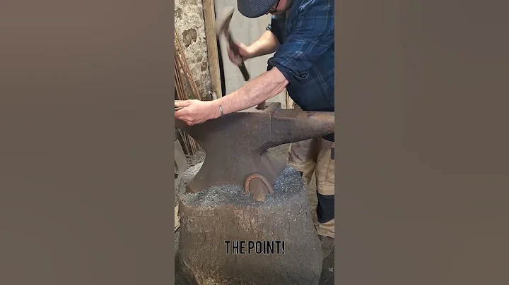 Forging medieval arrowhead in ONE HEAT! #forge #forging #arrow #archery #history #medieval