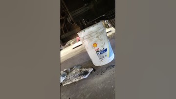 #metal pieces on drain plug  of freightliner business class m2